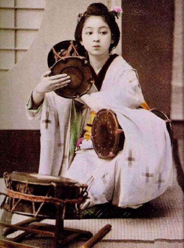 Lạ lùng chuyện dùng tỏi và ngải để làm thành phần mỹ phẩm của phụ nữ Hàn thời cổ đại